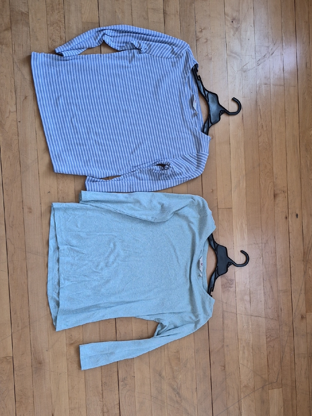 Vineyard Vines Crewneck Tops – Set of 2 | 3/4 Sleeve | Sizes M & L